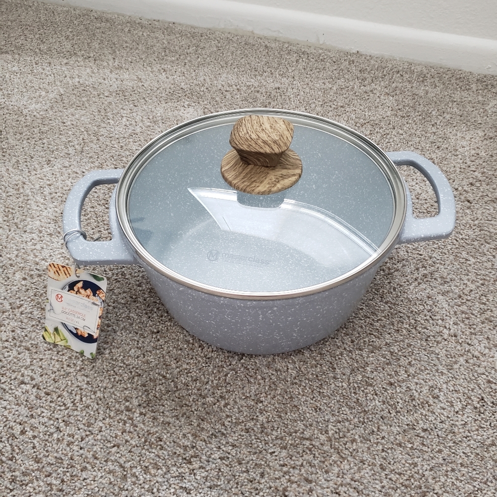 Masterclass 9.5" casserole pan
